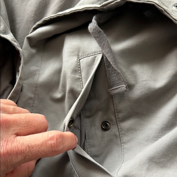 Gap Women's Light Gray Utility Jacket (3) - Picture 4 of 13